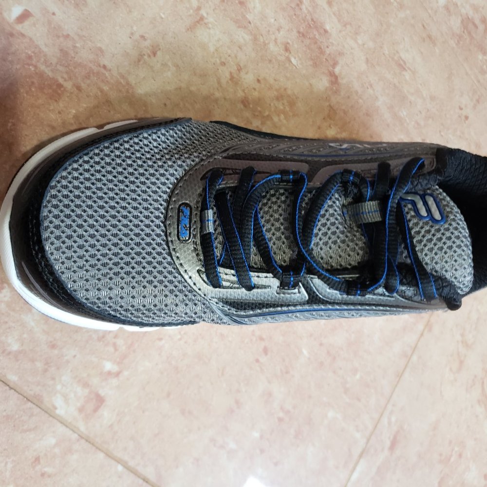 Running - Picture 2 of 5